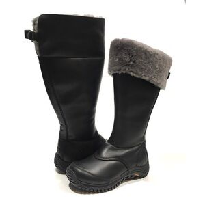UGG Miko Waterproof Lined Boots -Black Leather / Sheepskin -US Size 6 -NEW